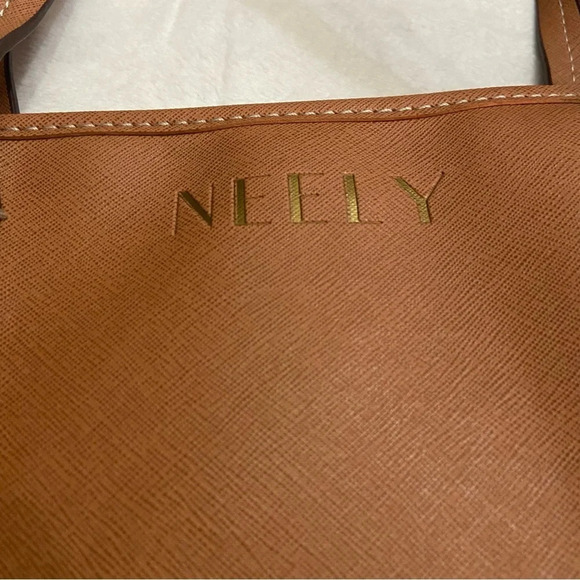 New! Neely & Chloe Striped Faux Leather Tote Bag nwot - Picture 3 of 8